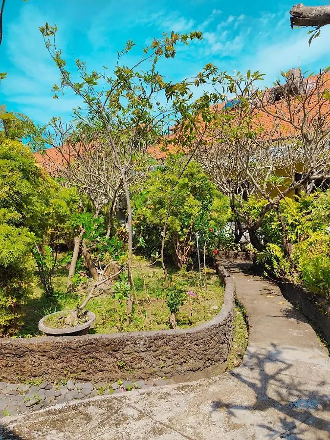 Berlian Inn Kuta Beach 2*, Кута