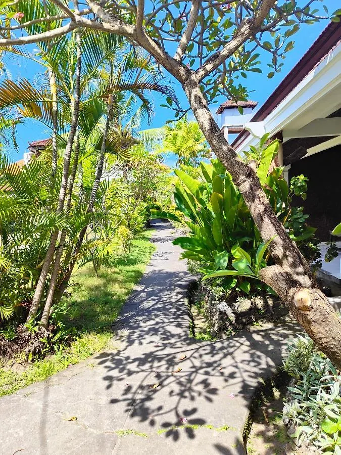 Отель Berlian Inn Kuta Beach